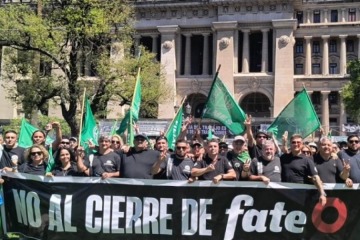 Foto de Trabajadores de Fate iniciarán acciones junto a la CGT contra el cierre de la planta y exigen su reapertura