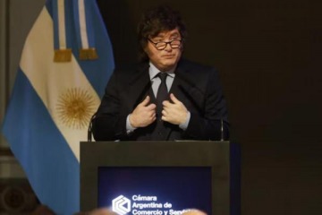 Foto de Milei apuntó contra el aborto: habló de "asesinar niños en el vientre" y "la locura de los pañuelitos verdes"