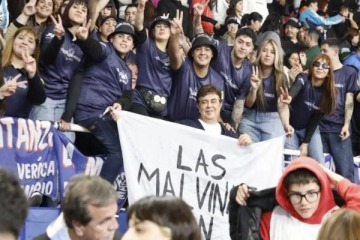 Foto de Espinoza apuntó contra Milei: "Le echa la culpa a los jóvenes que se endeudan, pero es por su macabro plan económico"