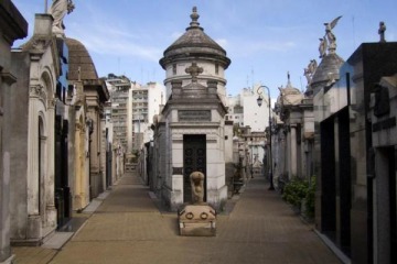 Foto de El Cementerio de la Recoleta sin cafetería en la bóveda: la Justicia porteña frenó la polémica licitación