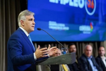 Foto de A contramano de Milei, Llaryora presentó el plan "Alivio Cordobés" frente al endeudamiento