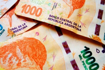 El Gobierno fijó por decreto aumentos escalonados del salario mínimo hasta abril de 2027: así quedó el esquema