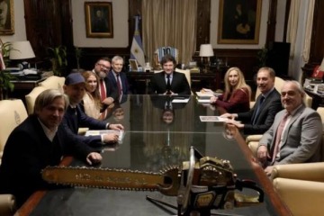 Foto de Milei recibió a ejecutivos de Tesla y DayOne Data: de qué hablaron