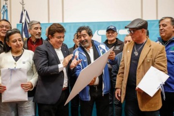 Foto de Espinoza anunció que excombatientes y familiares de caídos de La Matanza volverán a viajar a Malvinas