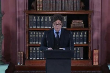Foto de Milei celebró el Día del Maestro: "La Argentina que queremos se construye en las aulas"