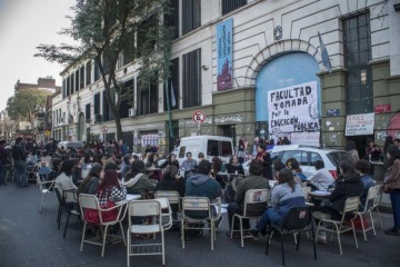 Foto de La UBA realiza una jornada de clases públicas y servicios de salud en reclamo por la Ley de Financiamiento