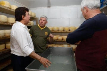 Foto de Espinoza recorrió el interior bonaerense: "No hay Argentina posible sin campo, sin industria y sin las nuevas tecnologías”