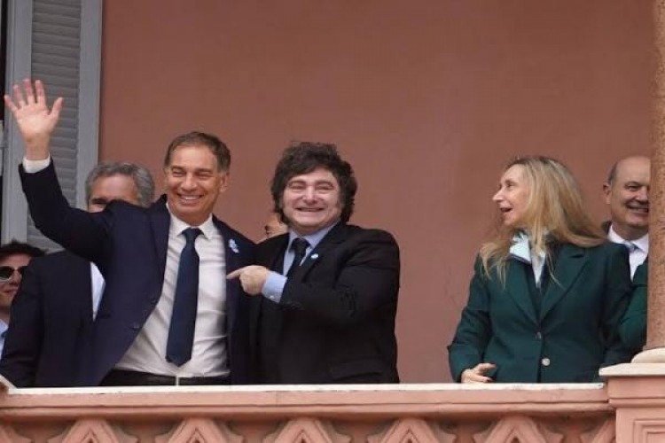 Milei desembarca en Bahía Blanca con Karina y Santilli para anunciar inversiones y recorrer obras