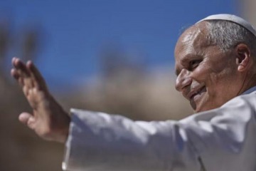 León XIV llega con respaldo fuerte: casi 7 de cada 10 argentinos tienen una imagen positiva del Papa