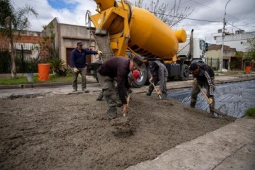 Foto de El Municipio de Lanús continúa con la ejecución del Plan de Pavimentación en el distrito