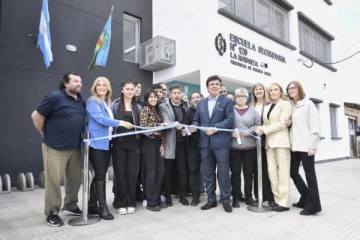 Foto de Espinoza y Kicillof inauguraron en La Matanza dos nuevas escuelas en un día