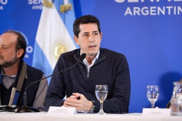 Foto de Wado de Pedro convoca a UNICEF y especialistas para debatir una ley sobre infancias en entornos digitales