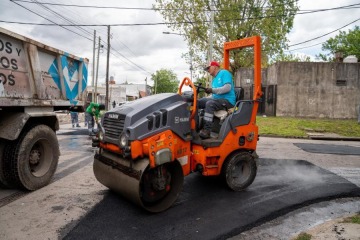 Foto de Más obras viales en Lanús: avanzan los trabajos de pavimentación en Gerli