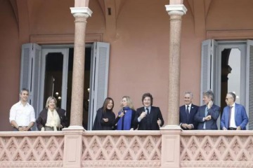 Foto de Milei realizó el "six seven”, ratificó su programa económico y evitó hablar sobre el triunfo de Lula en Brasil