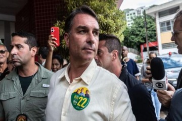 Foto de La Justicia brasileña le prohibió salir del país a Flávio Bolsonaro