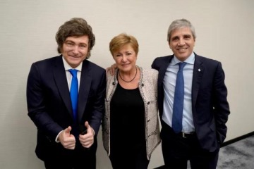 Foto de El FMI aprobó la tercera revisión del acuerdo con Argentina y allana el camino para un nuevo desembolso