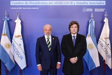 Foto de Brasil convocó a la encargada de negocios de Argentina para pedir información sobre la fuga de Flávio Bolsonaro hacia EEUU