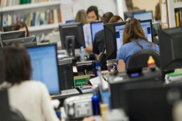 Foto de Milei destruyó más de 75 mil empleos públicos desde que asumió en 2023